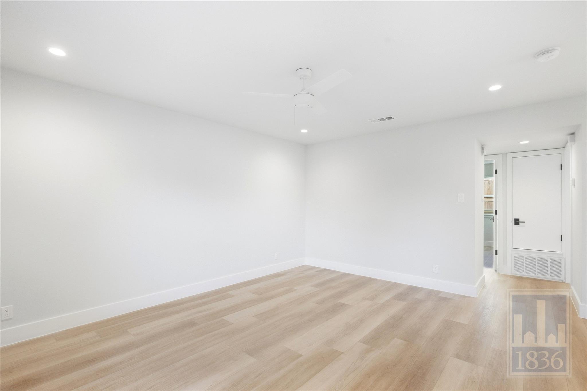5304 Saint Georges GRN # B, Austin TX 78745