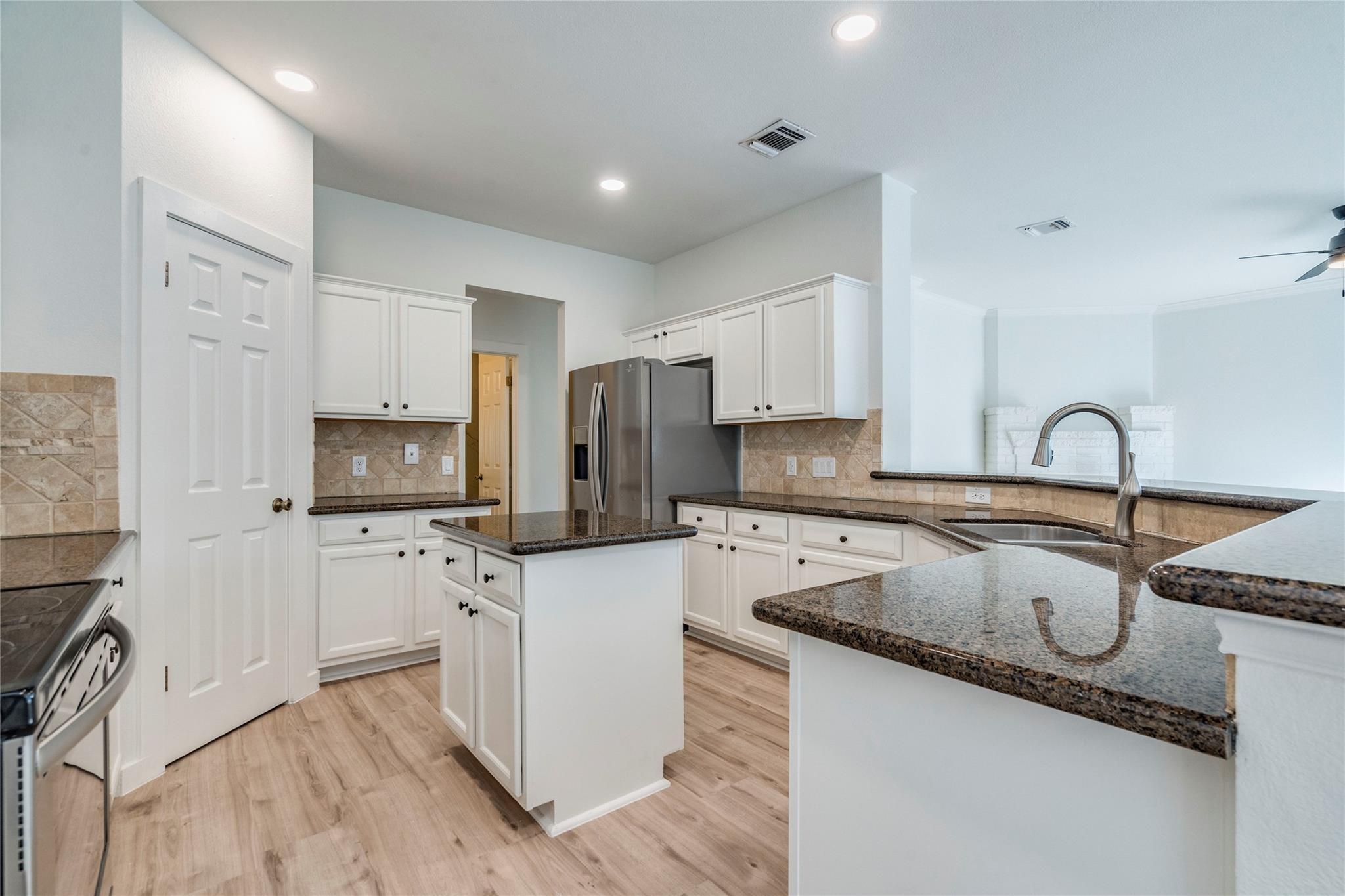 3315 Santee DR, Austin TX 78738