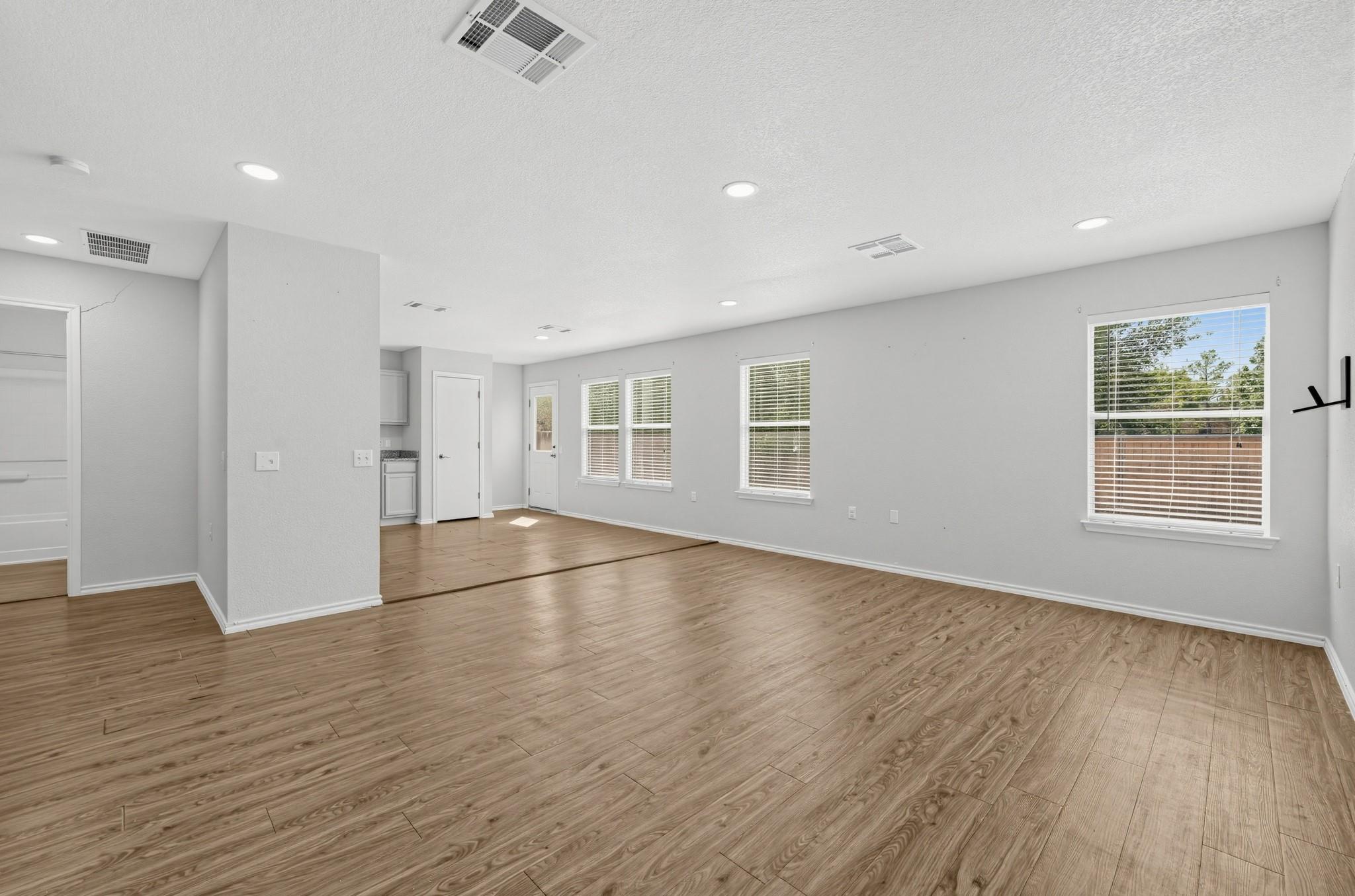 7433 Aspen Brook DR, Austin TX 78744