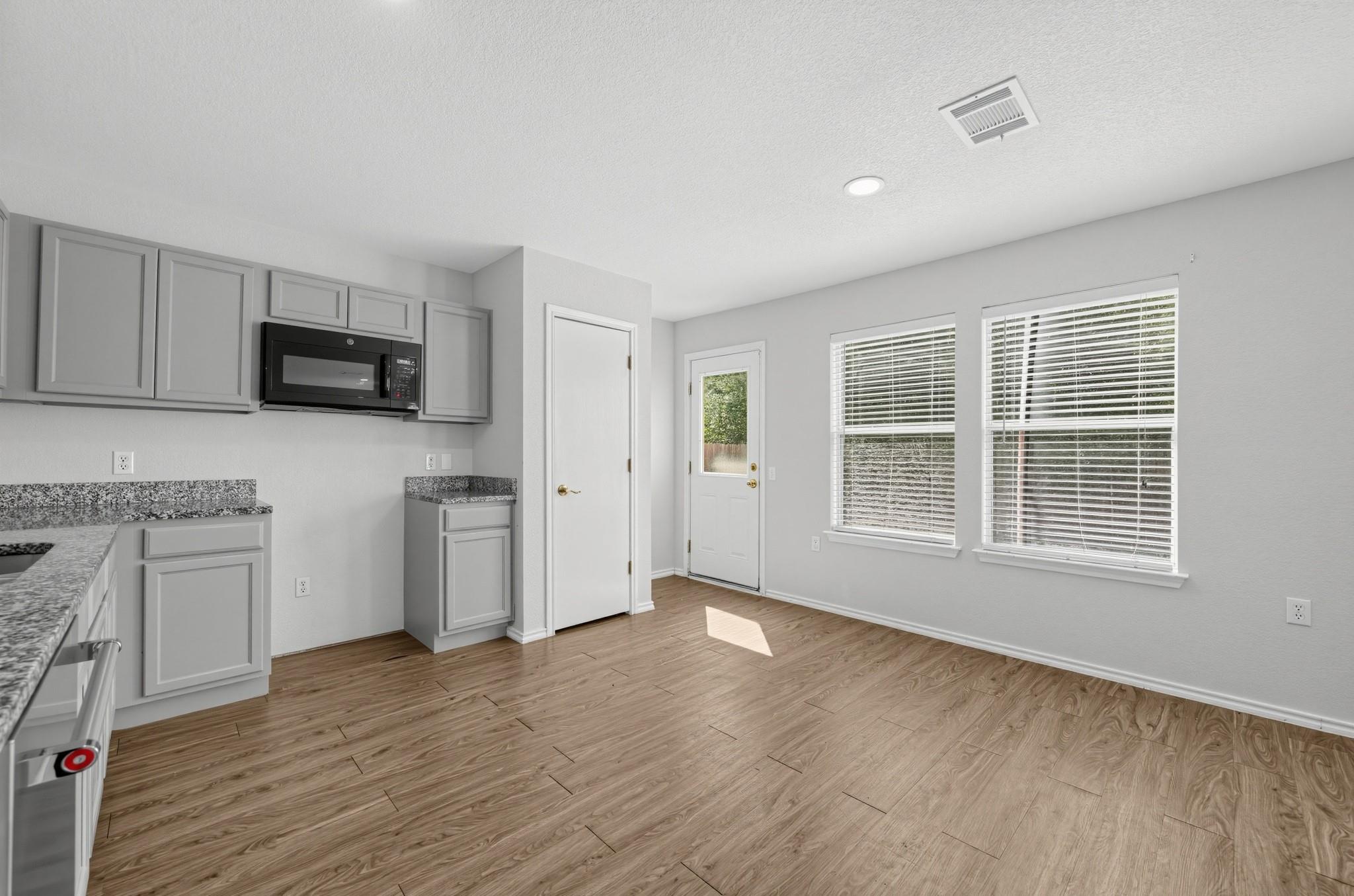 7433 Aspen Brook DR, Austin TX 78744