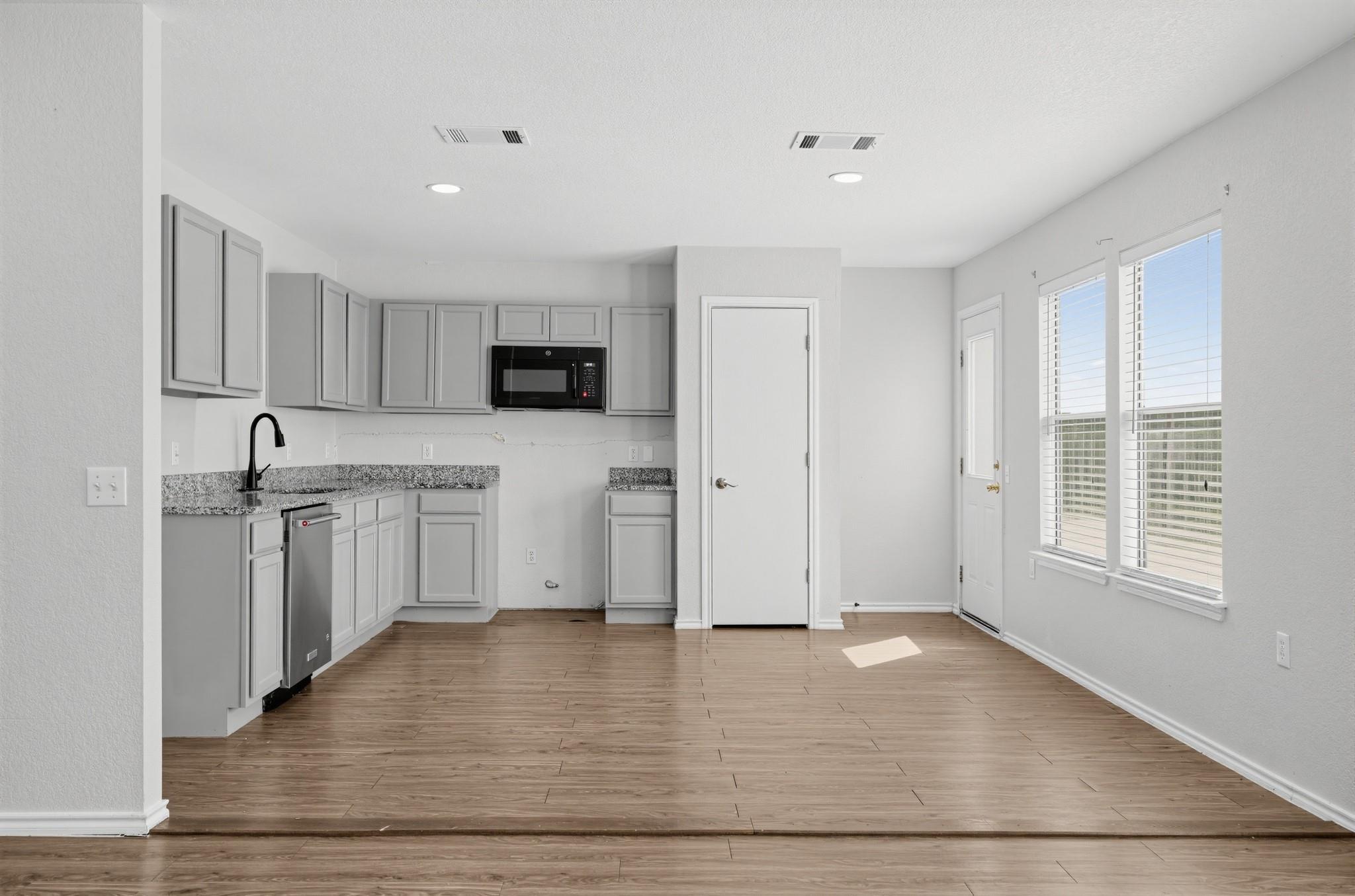 7433 Aspen Brook DR, Austin TX 78744
