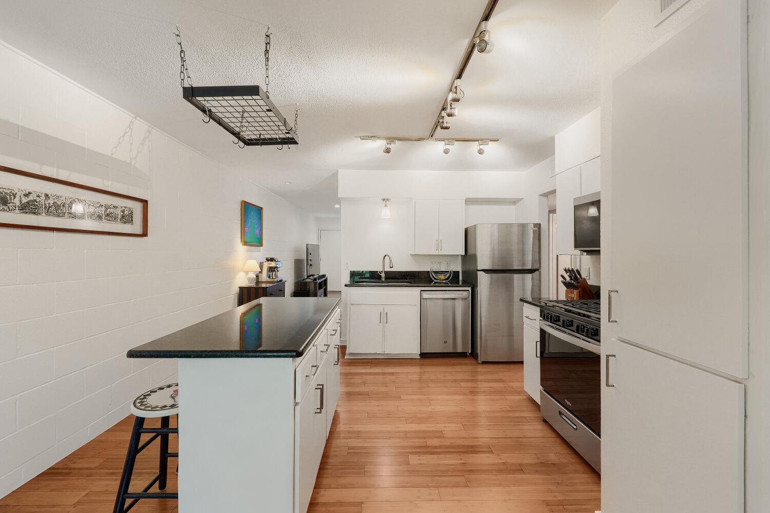 2303 East Side DR # 210, Austin TX 78704