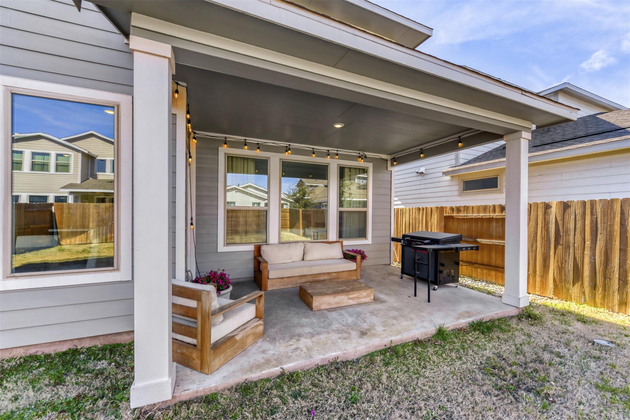 8602 Cottage Rose DR, Austin TX 78744