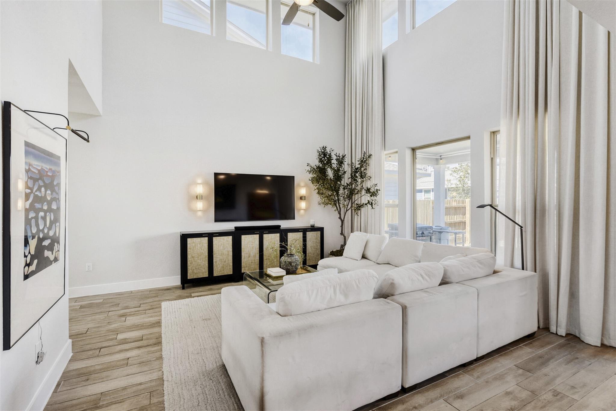 8602 Cottage Rose DR, Austin TX 78744