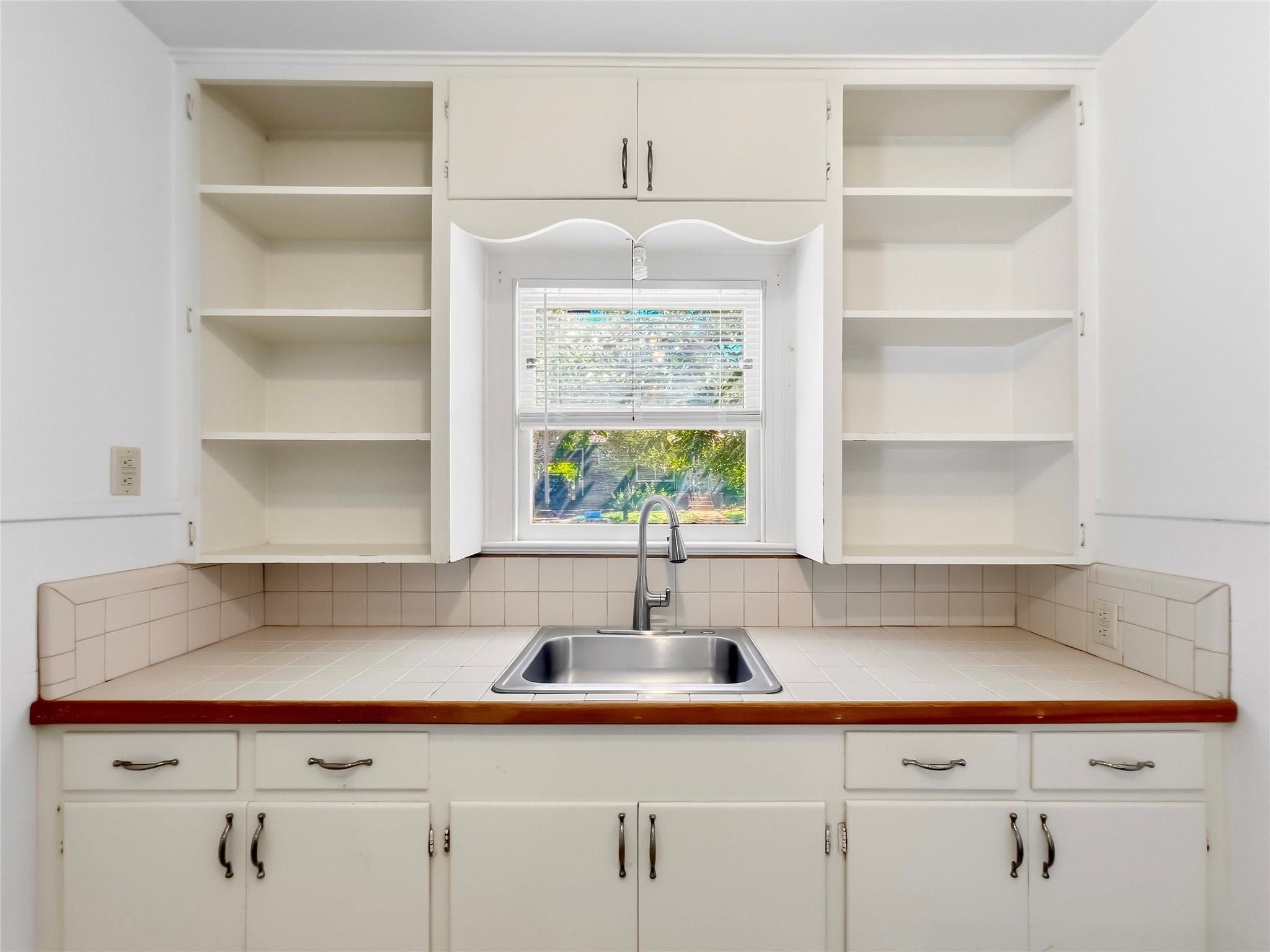 1402 Hillside Ave, Austin TX 78704