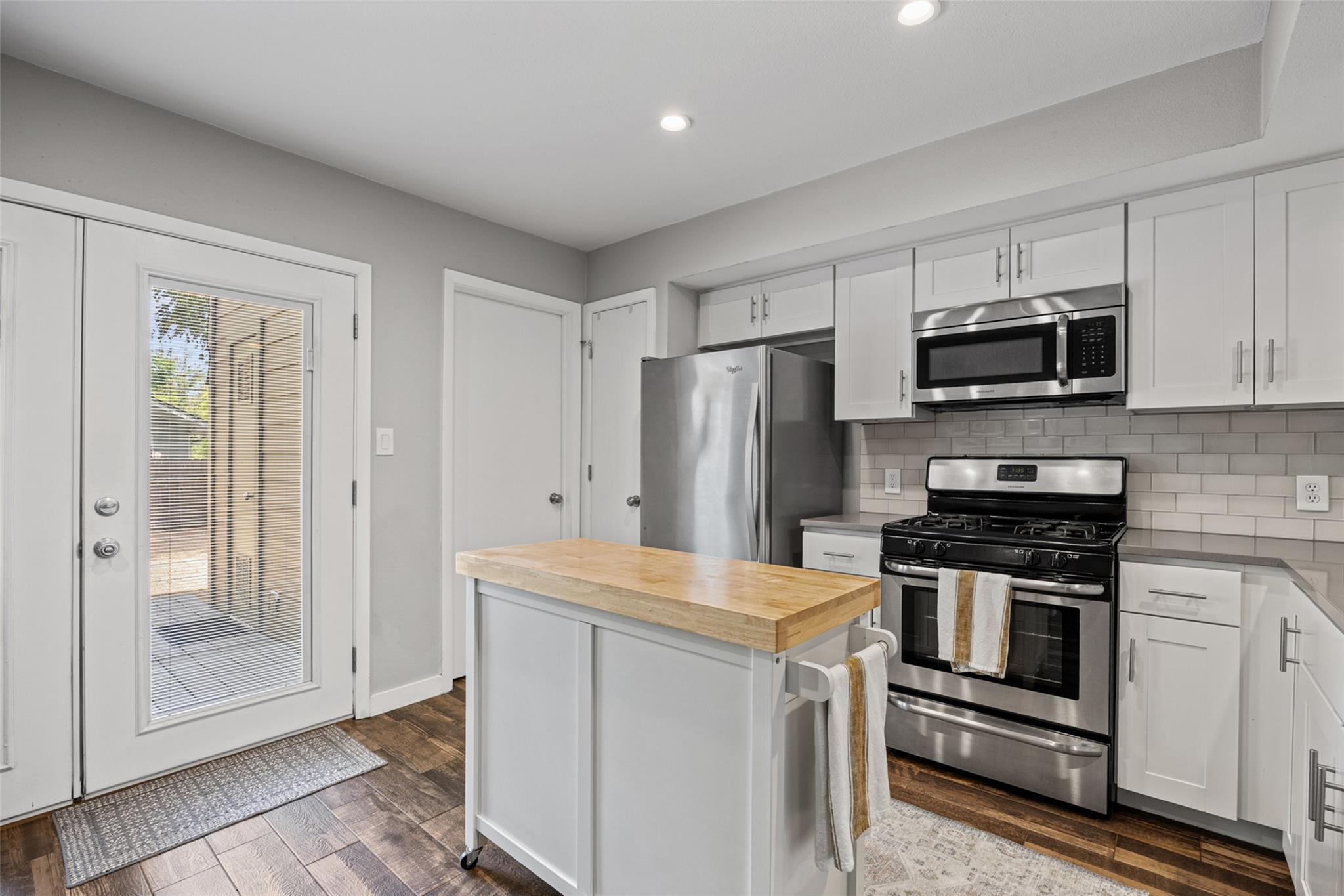 1404 Southport DR # A, Austin TX 78704