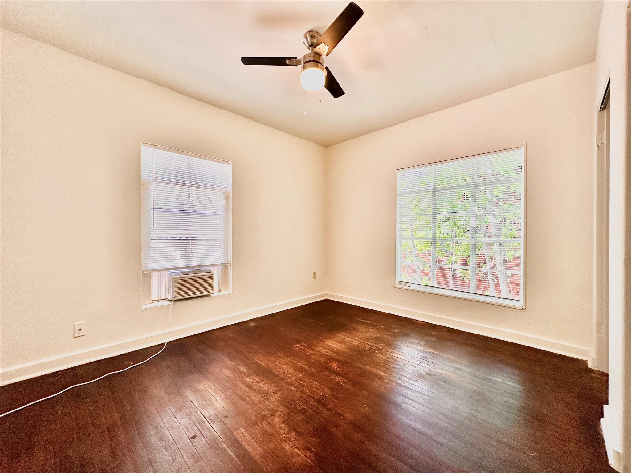 1408 Kirkwood RD # B, Austin TX 78722
