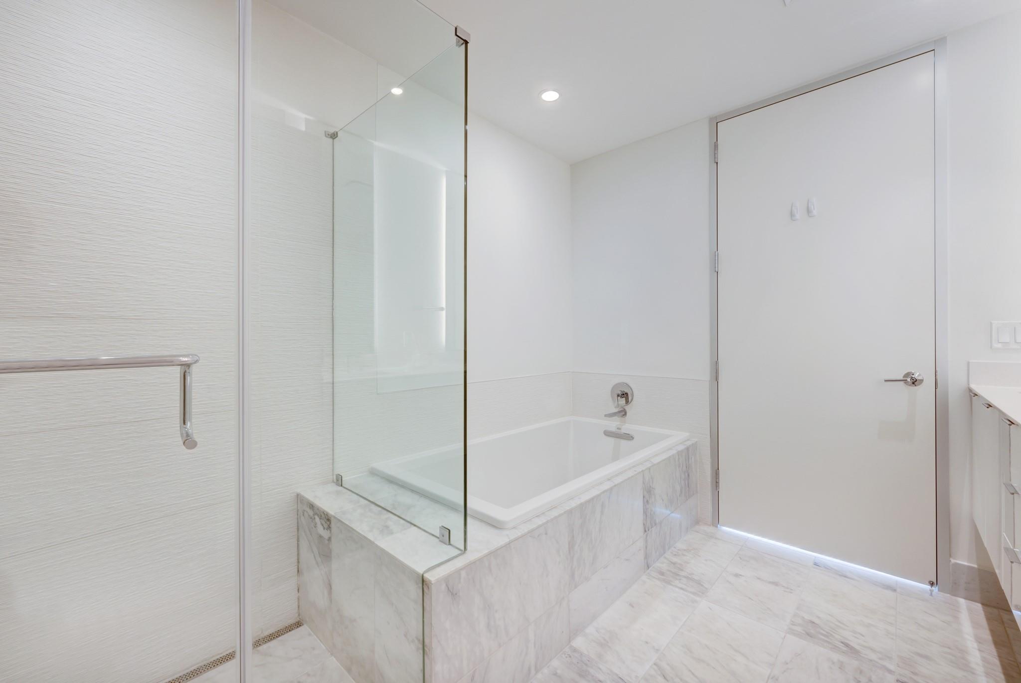 301 West Ave # 1307, Austin TX 78701