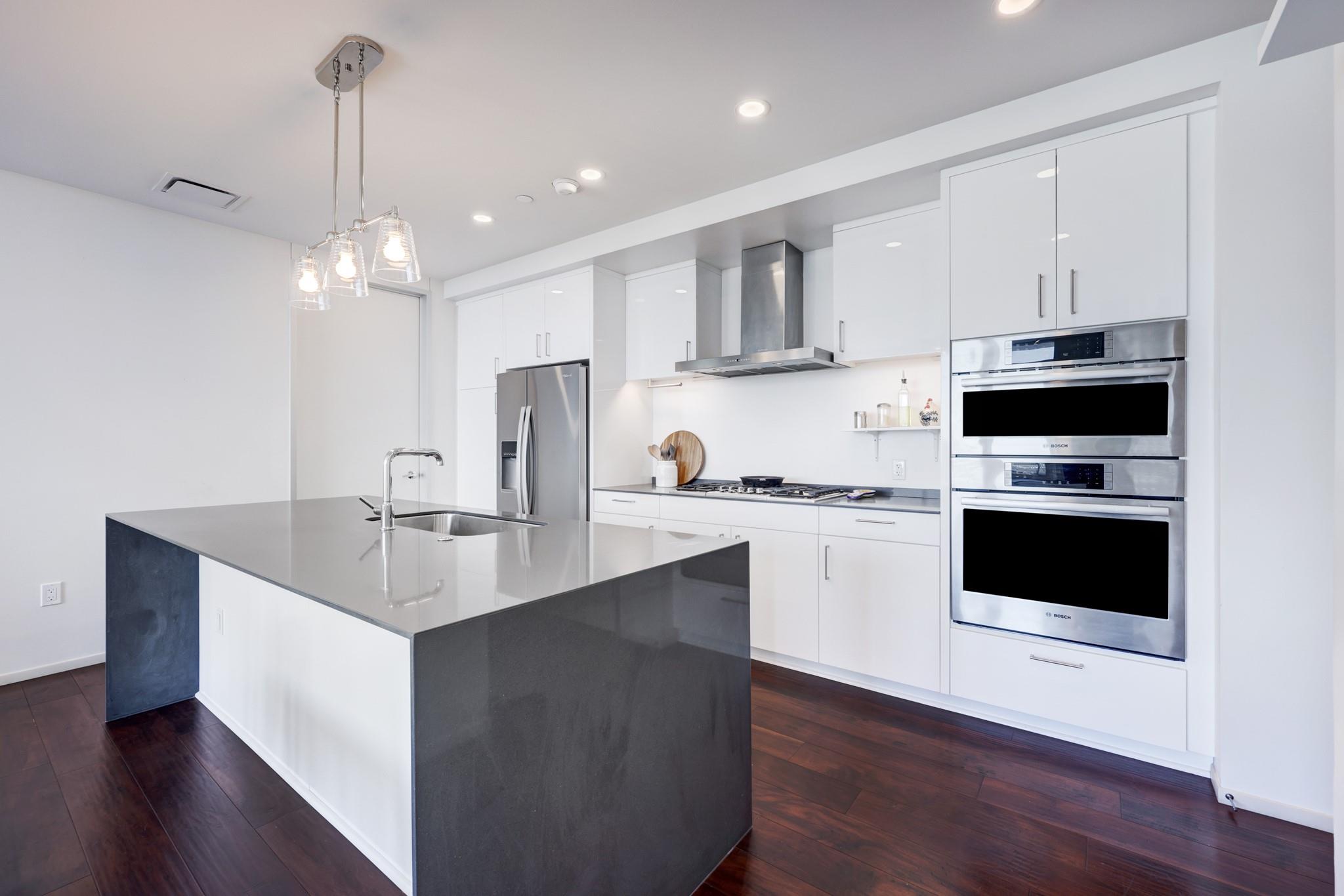 301 West Ave # 1307, Austin TX 78701