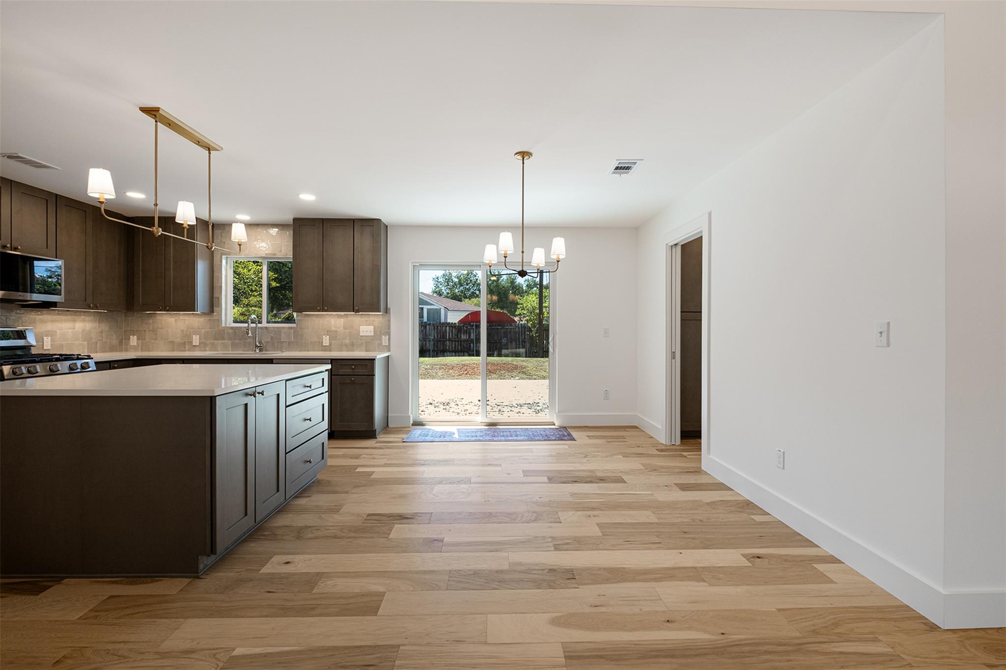 2001 Ohlen RD, Austin TX 78757