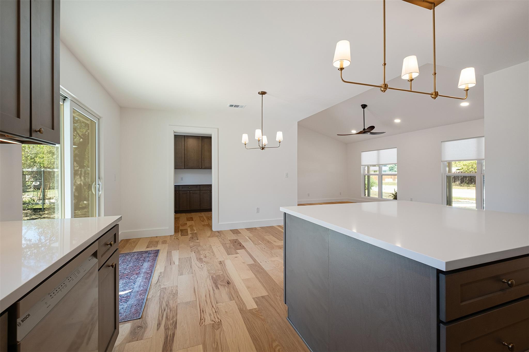 2001 Ohlen RD, Austin TX 78757