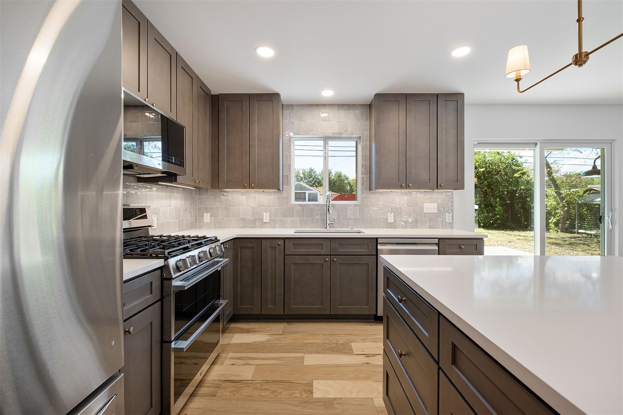 2001 Ohlen RD, Austin TX 78757