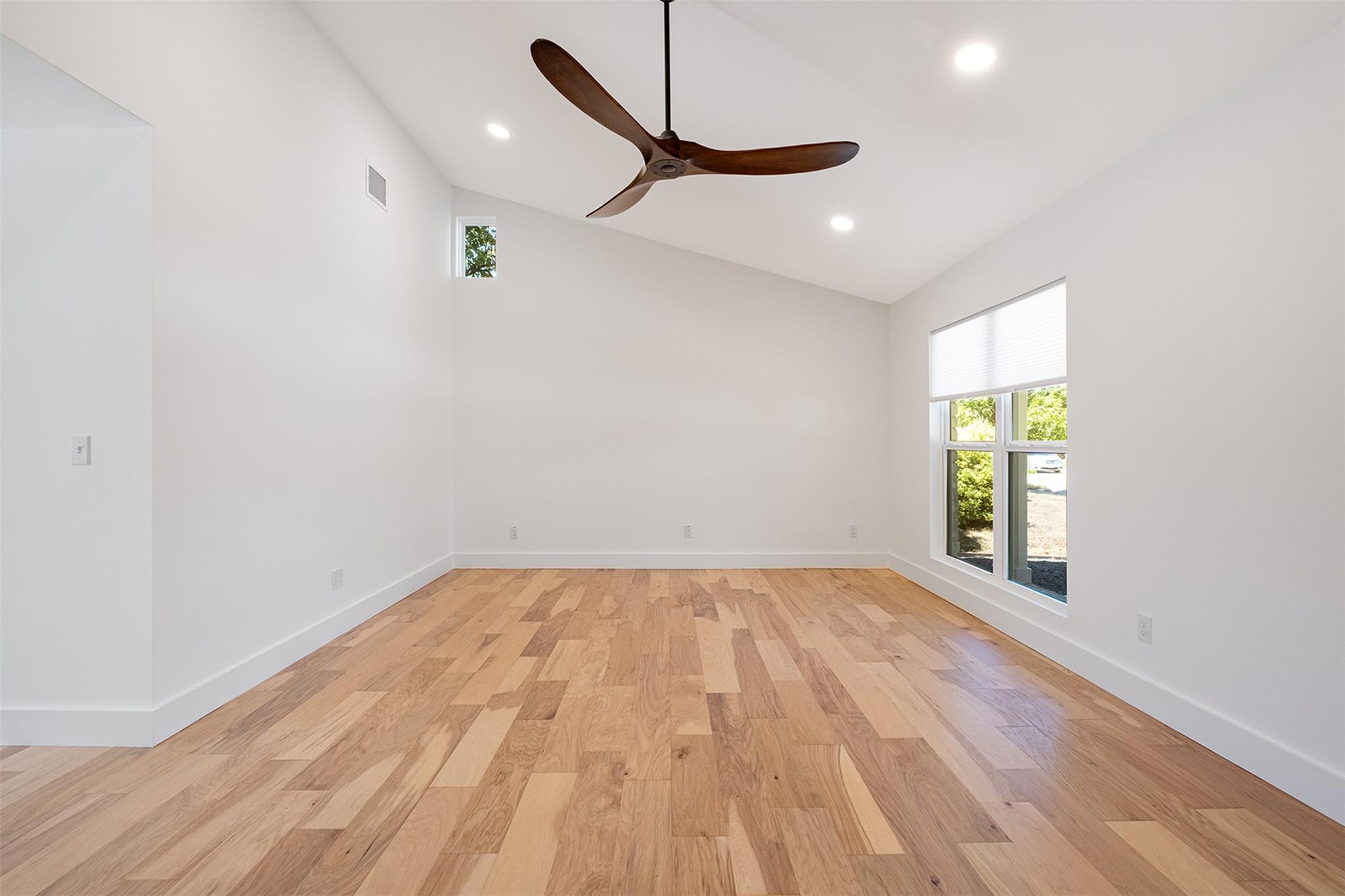 2001 Ohlen RD, Austin TX 78757