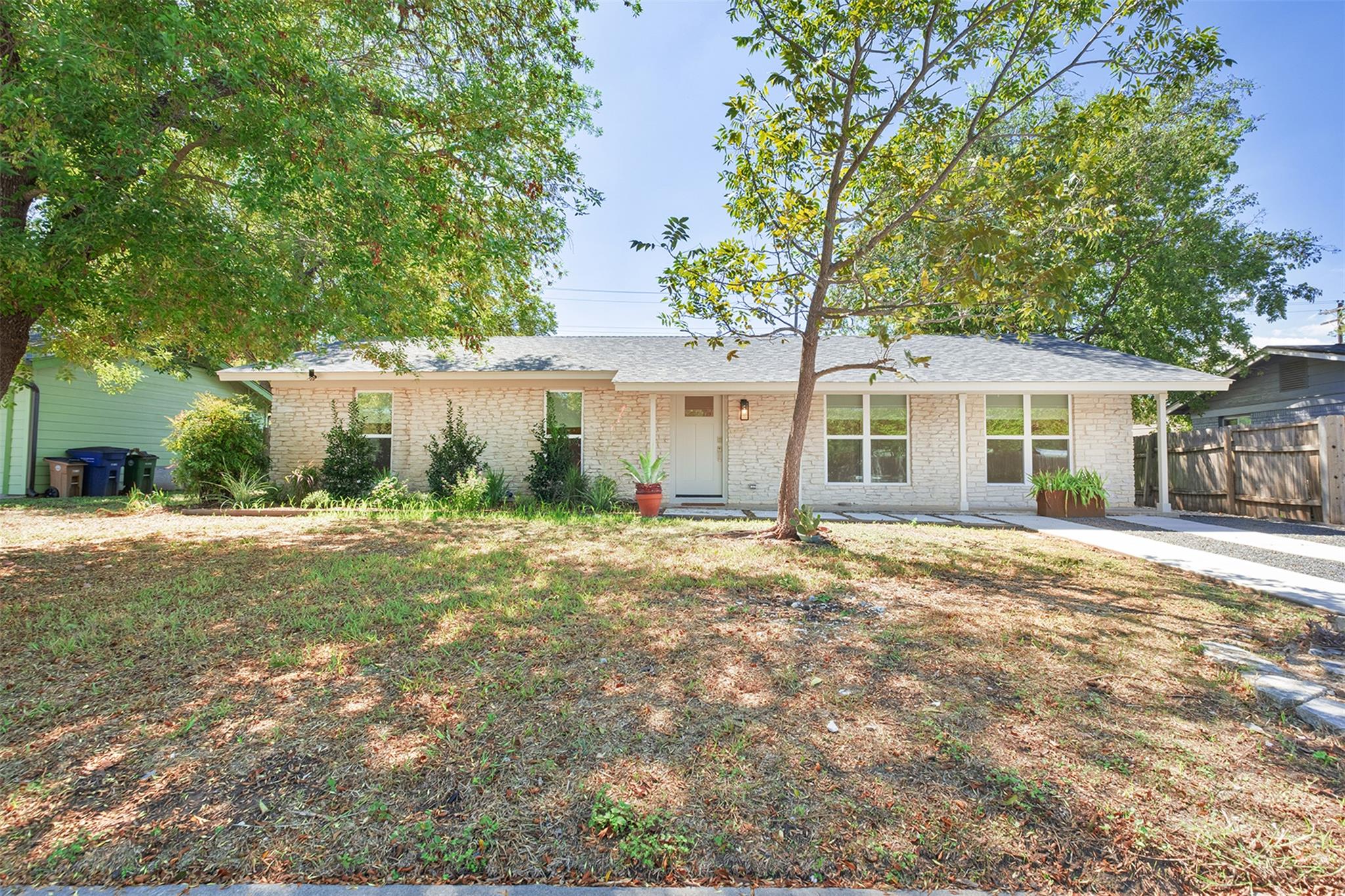 2001 Ohlen RD, Austin TX 78757