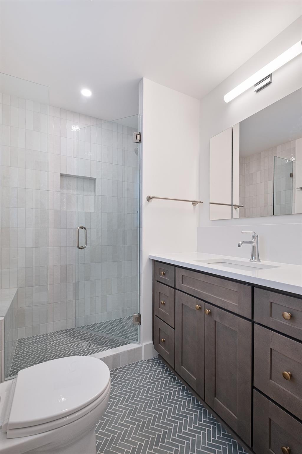 2001 Ohlen RD, Austin TX 78757