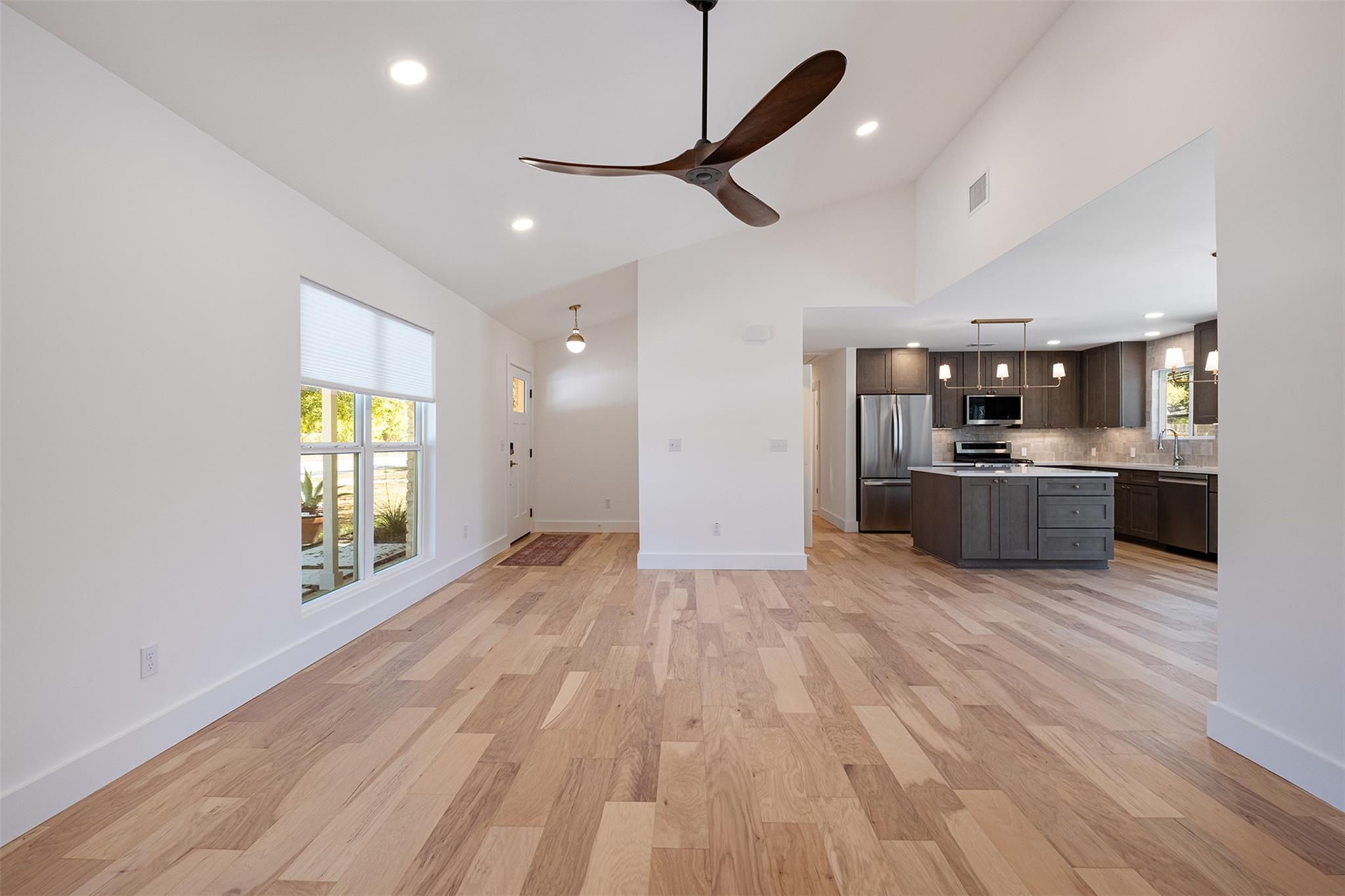 2001 Ohlen RD, Austin TX 78757