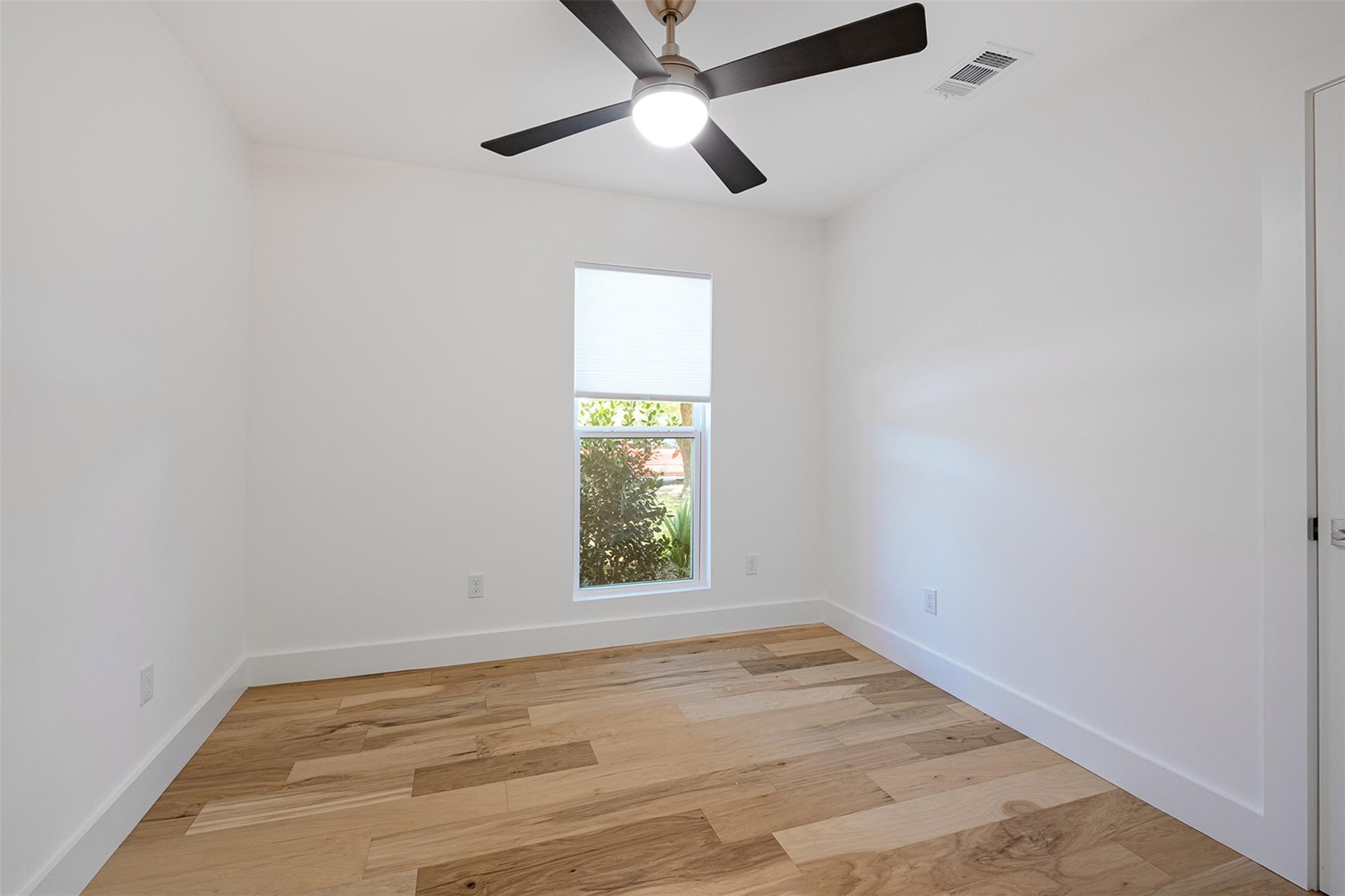 2001 Ohlen RD, Austin TX 78757