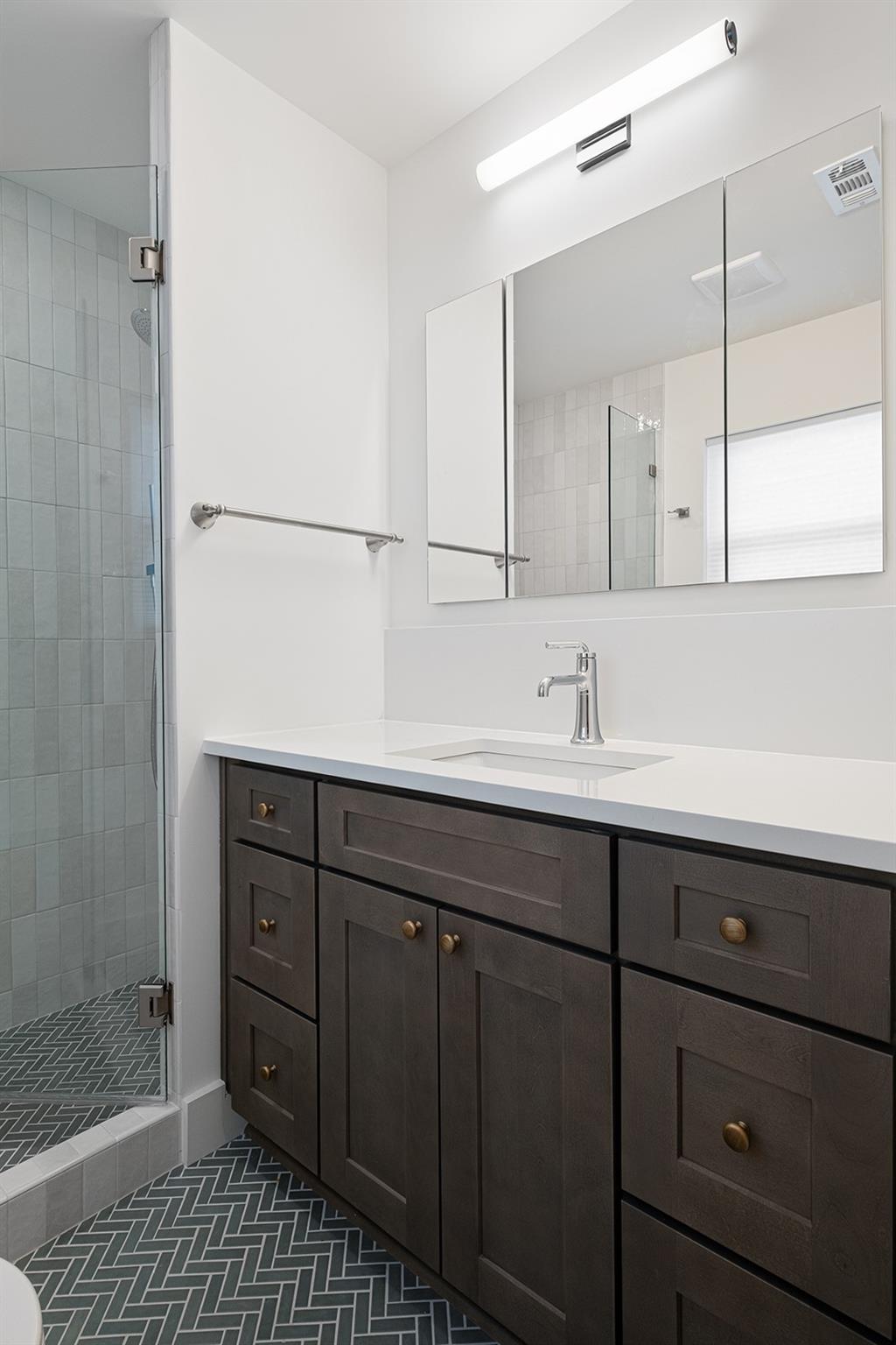 2001 Ohlen RD, Austin TX 78757