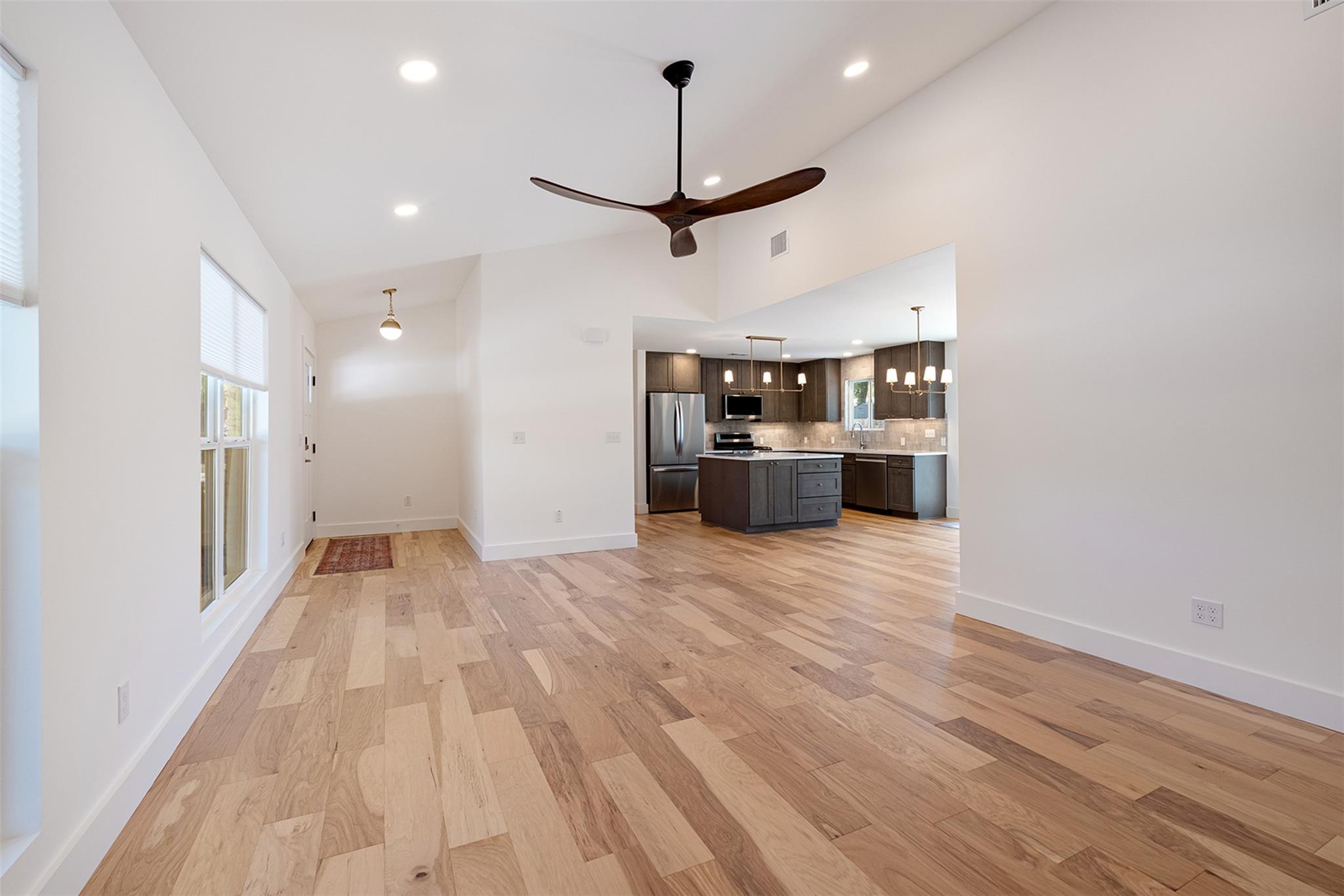 2001 Ohlen RD, Austin TX 78757