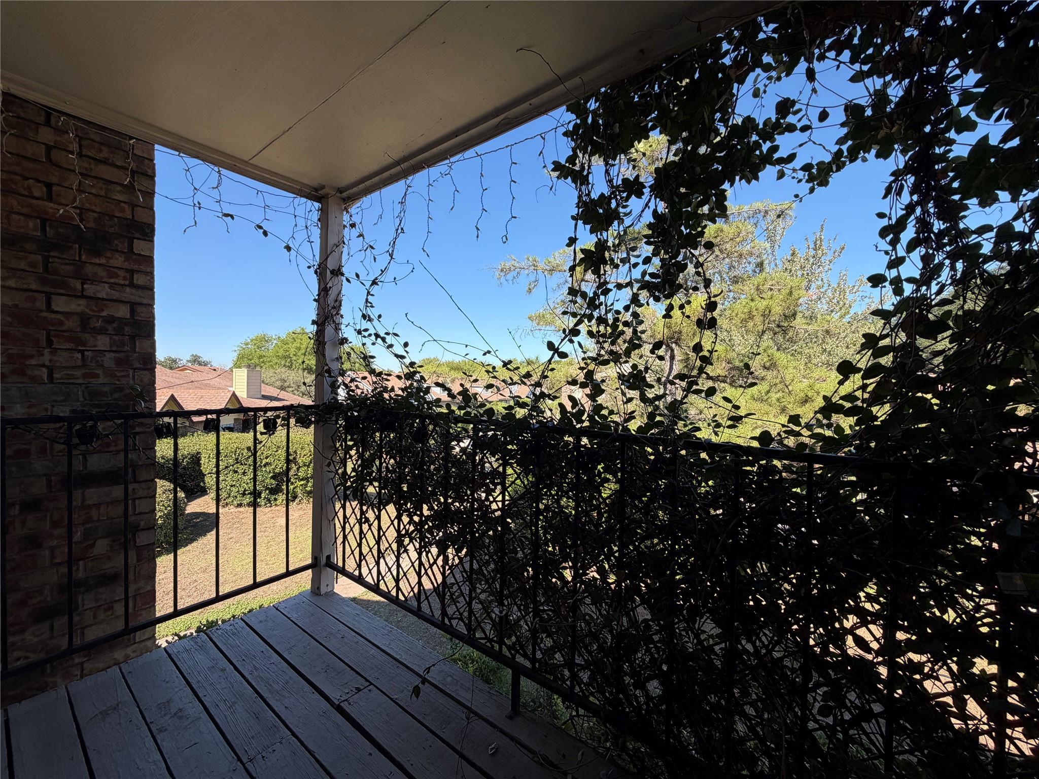 1601 Faro DR # 103, Austin TX 78741