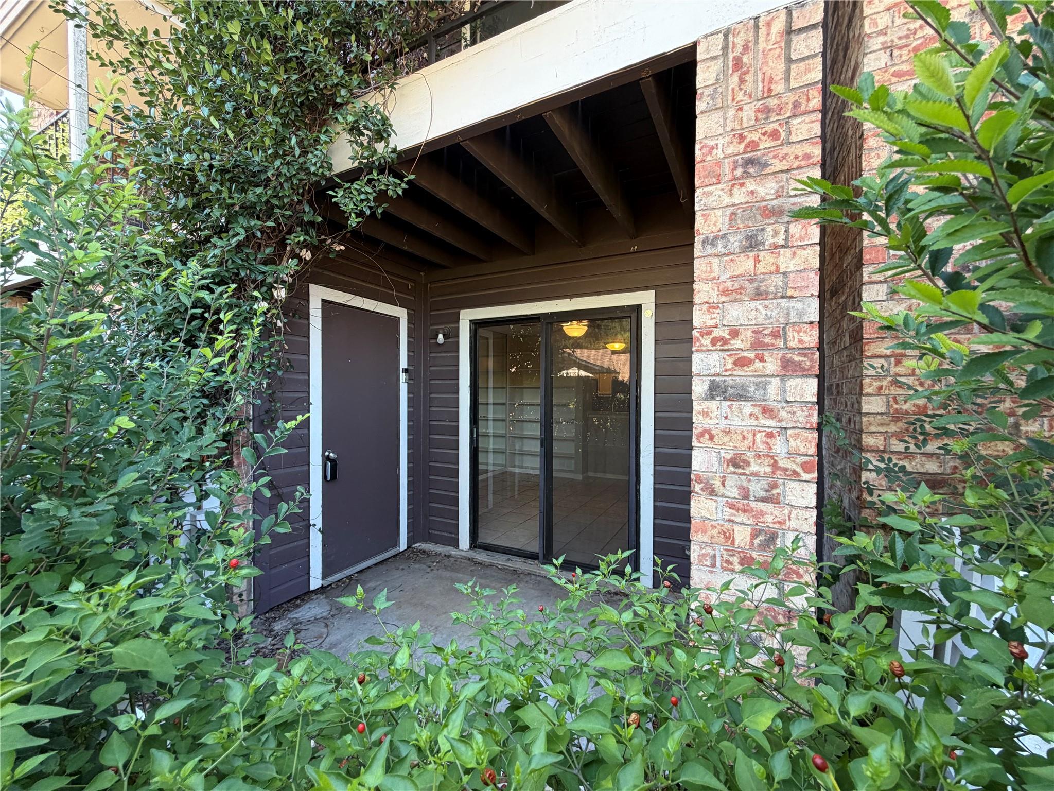 1601 Faro DR # 103, Austin TX 78741