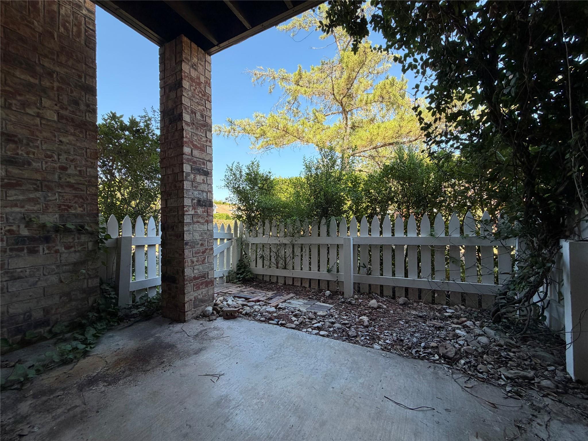 1601 Faro DR # 103, Austin TX 78741
