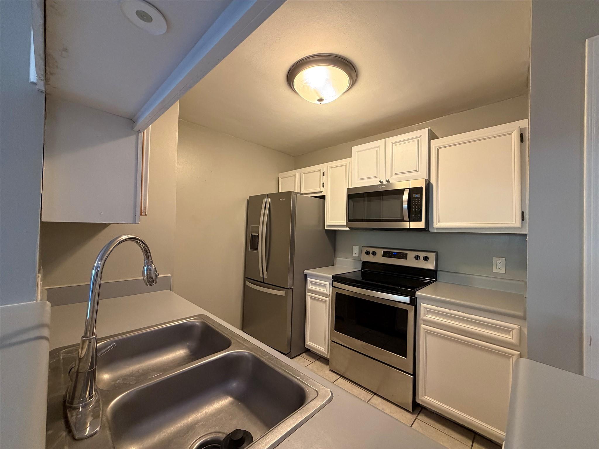 1601 Faro DR # 103, Austin TX 78741