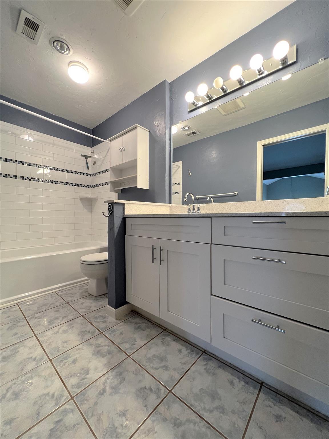 1601 Faro DR # 103, Austin TX 78741