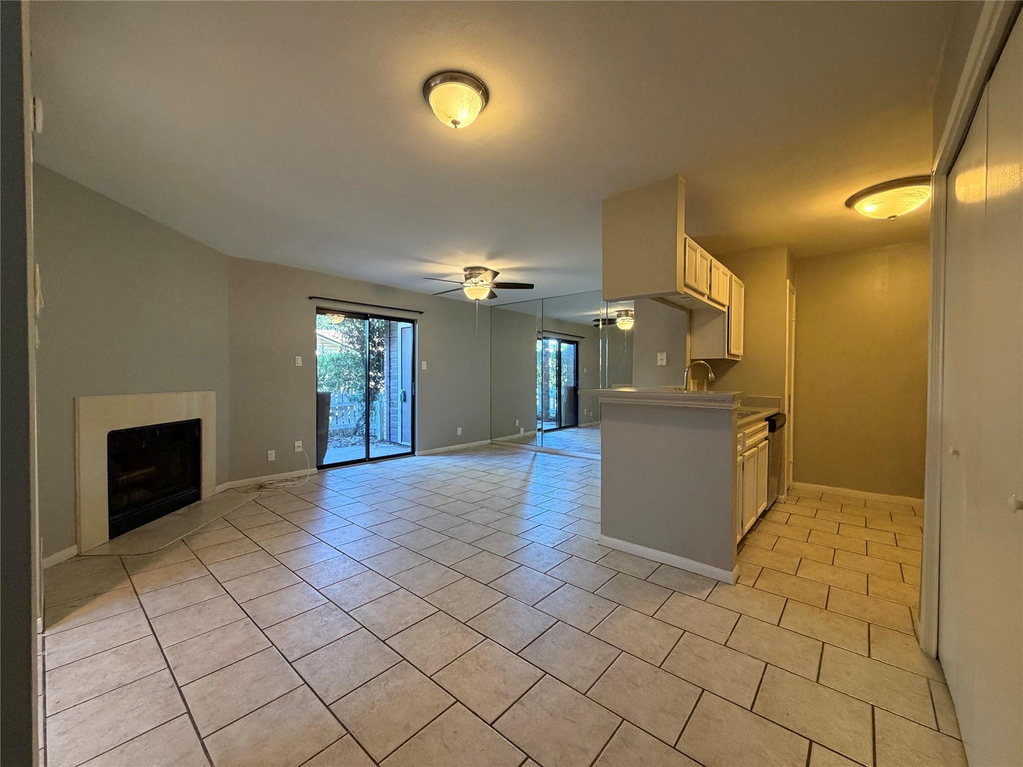 1601 Faro DR # 103, Austin TX 78741