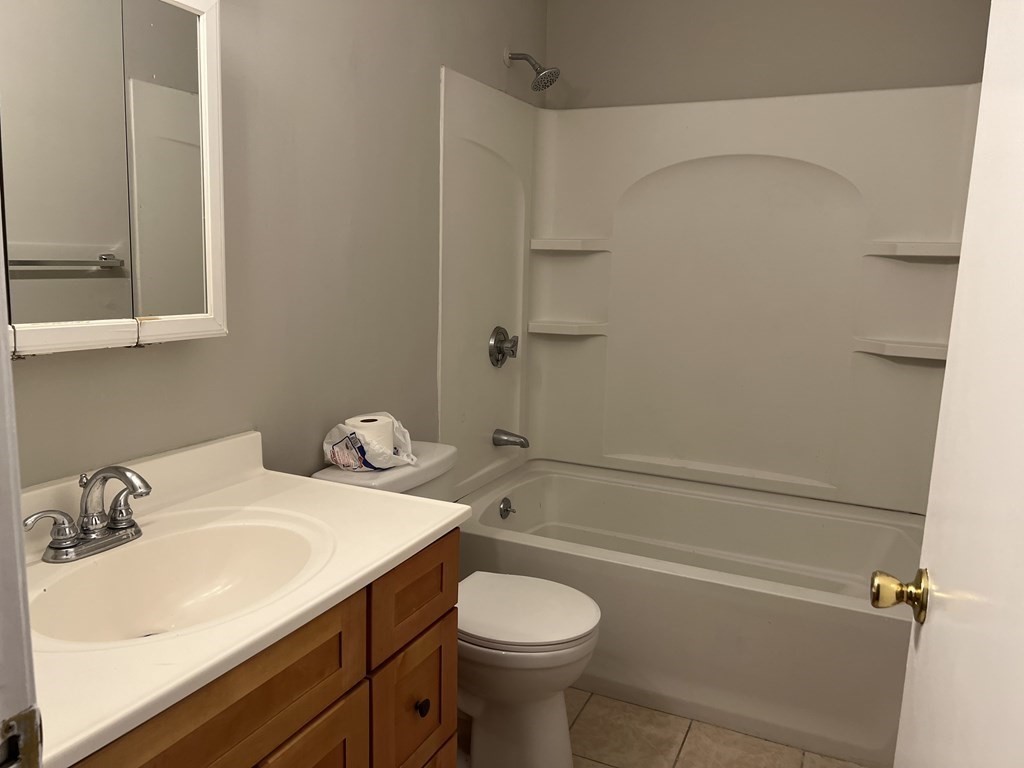 34 Farmland Rd # A, Lowell MA 01850 - Photo 4