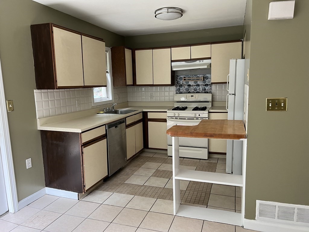 34 Farmland Rd # A, Lowell MA 01850 - Photo 8