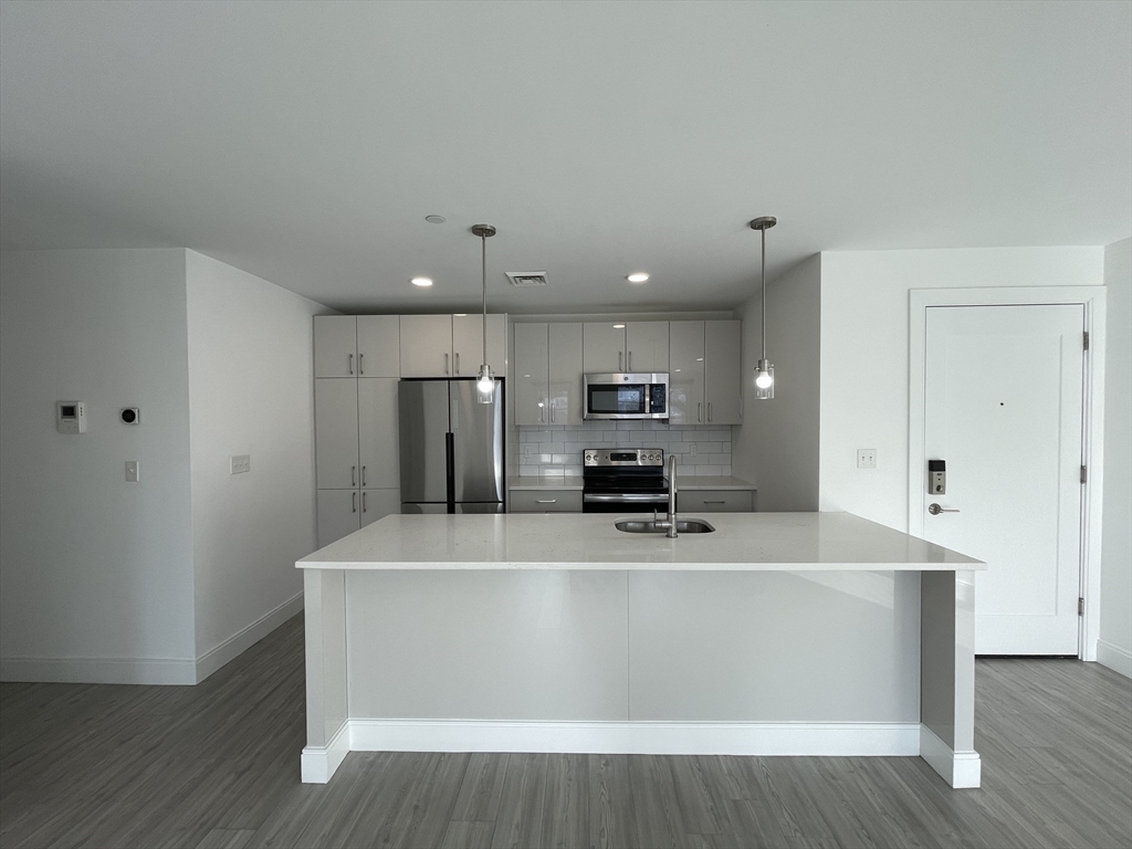 Allston 4 beds 2 baths Boston - $6,100
