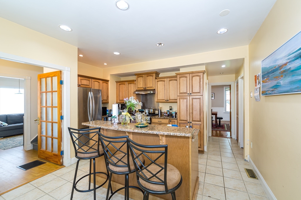 Natick 7 beds 3 baths - $5,200