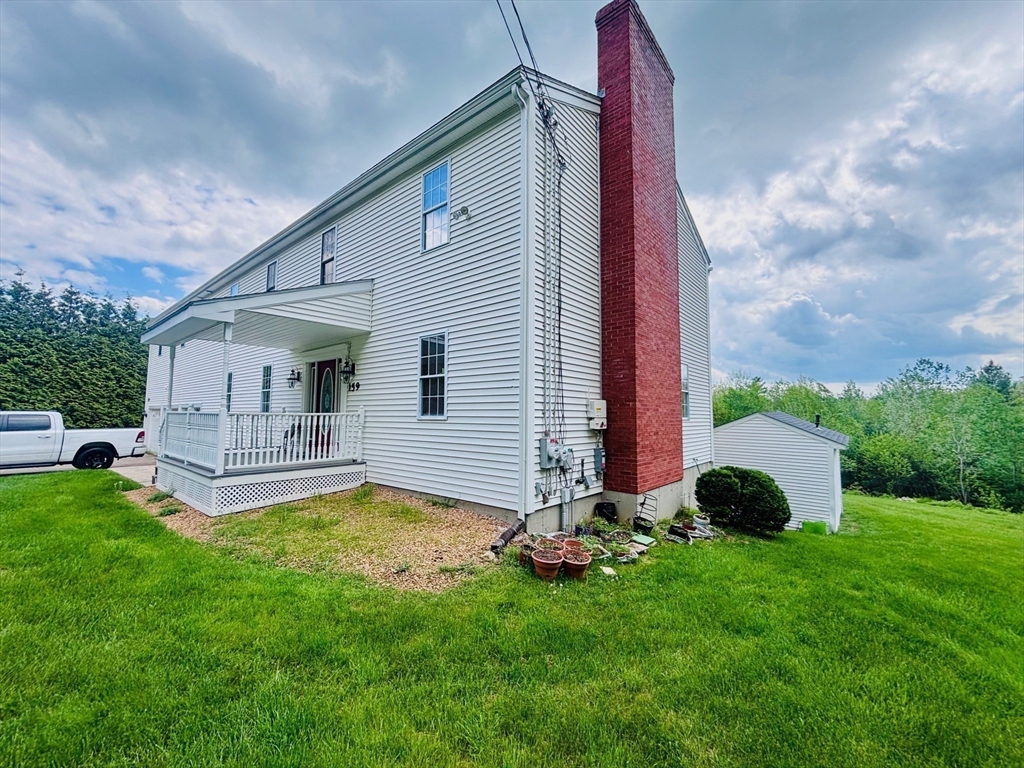 Rutland 5 beds 4 baths - $3,950