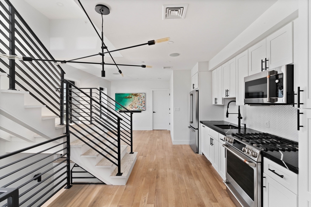East Boston 2 beds 2 baths Boston - $3,450