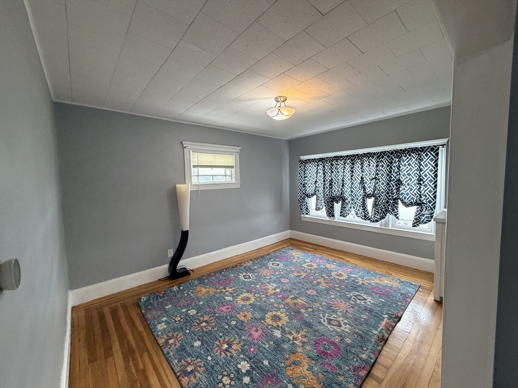 Revere 35 beds 1 baths - $2,950