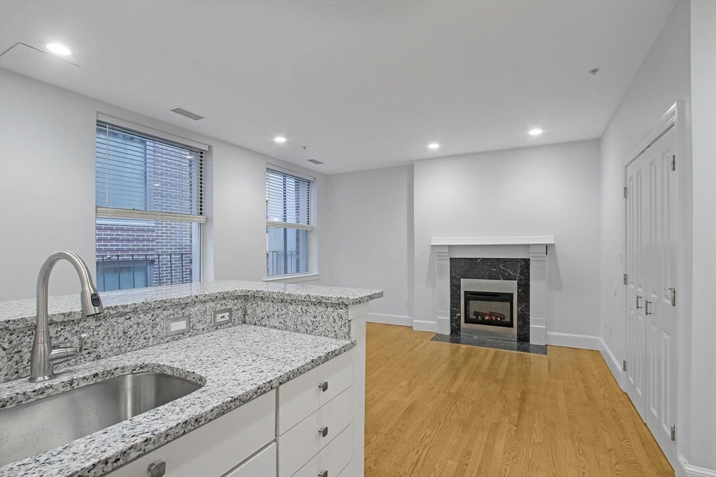 Downtown 1 beds 1 baths Boston - $3,300