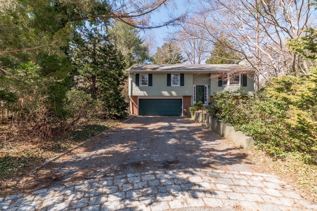 Manchester 3 beds 2 baths - $4,100
