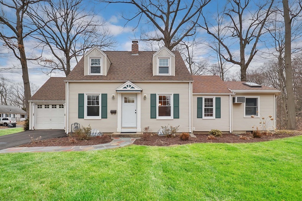 Longmeadow 3 beds 2 baths - $3,000
