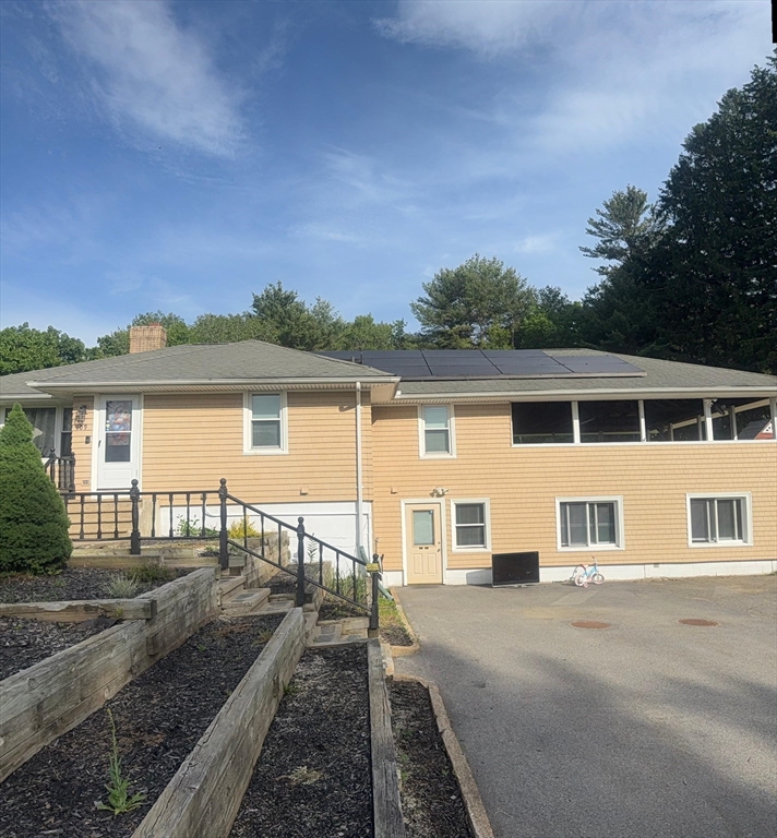 Barre 3 beds 2 baths - $2,400