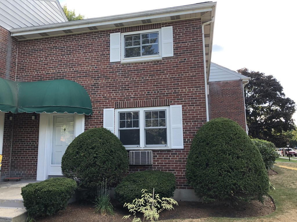 Lexington - $2,900+ /mo