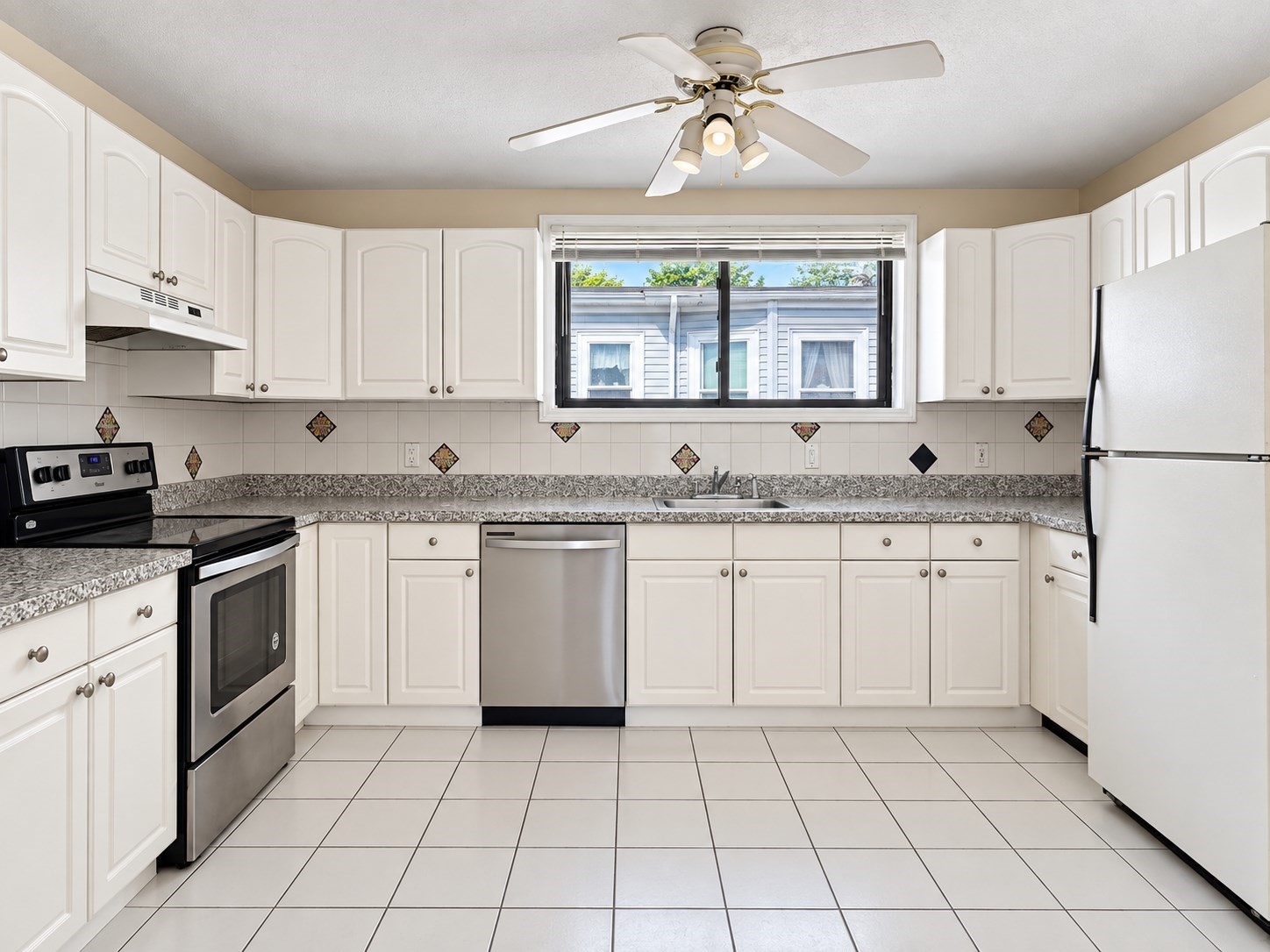 Everett - $2,800+ /mo