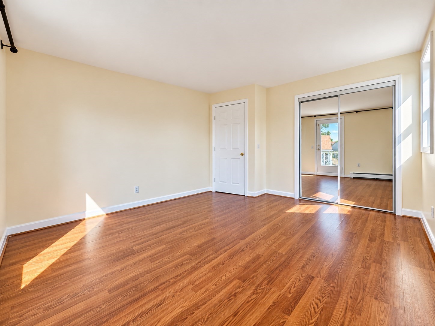 Everett - $2,800+ /mo