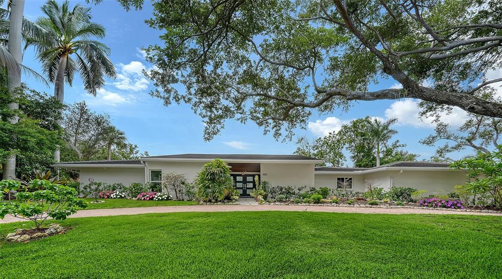 1428 PINE BAY DRIVE