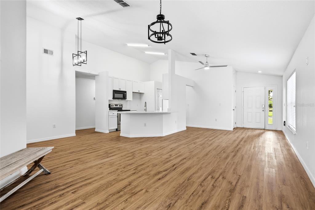 Photo 7 — 1500 Casterton Circle