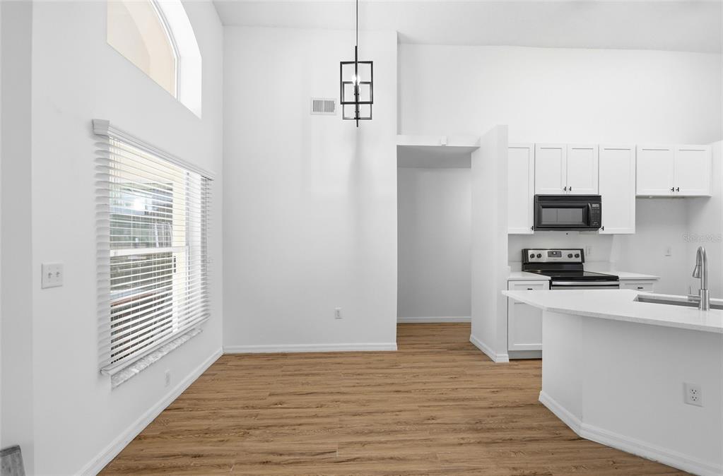 Photo 8 — 1500 Casterton Circle