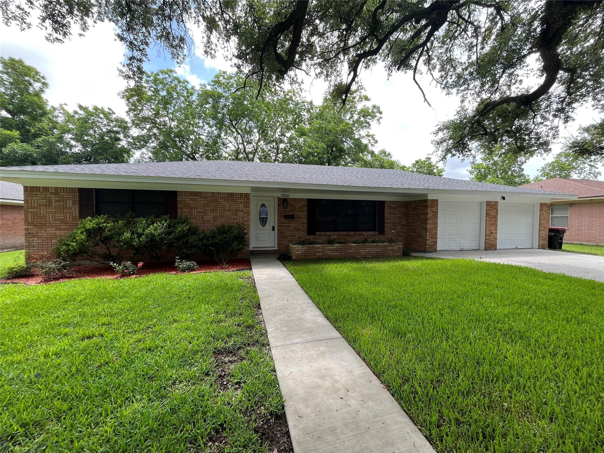 1704 Richardson Lane