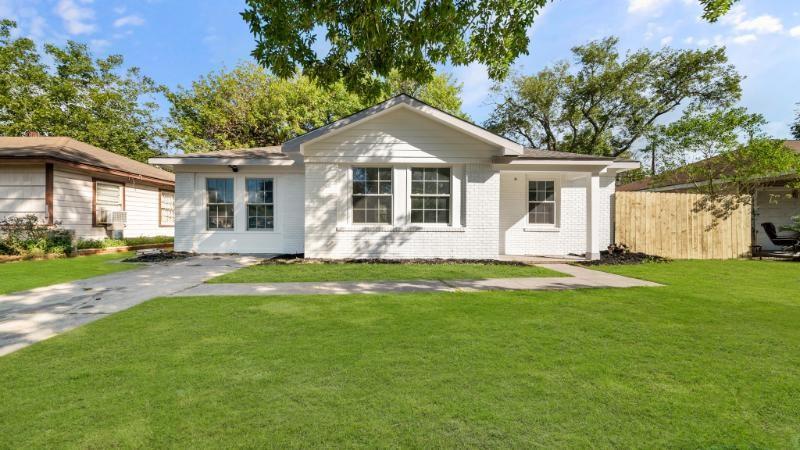900 Largo Street
