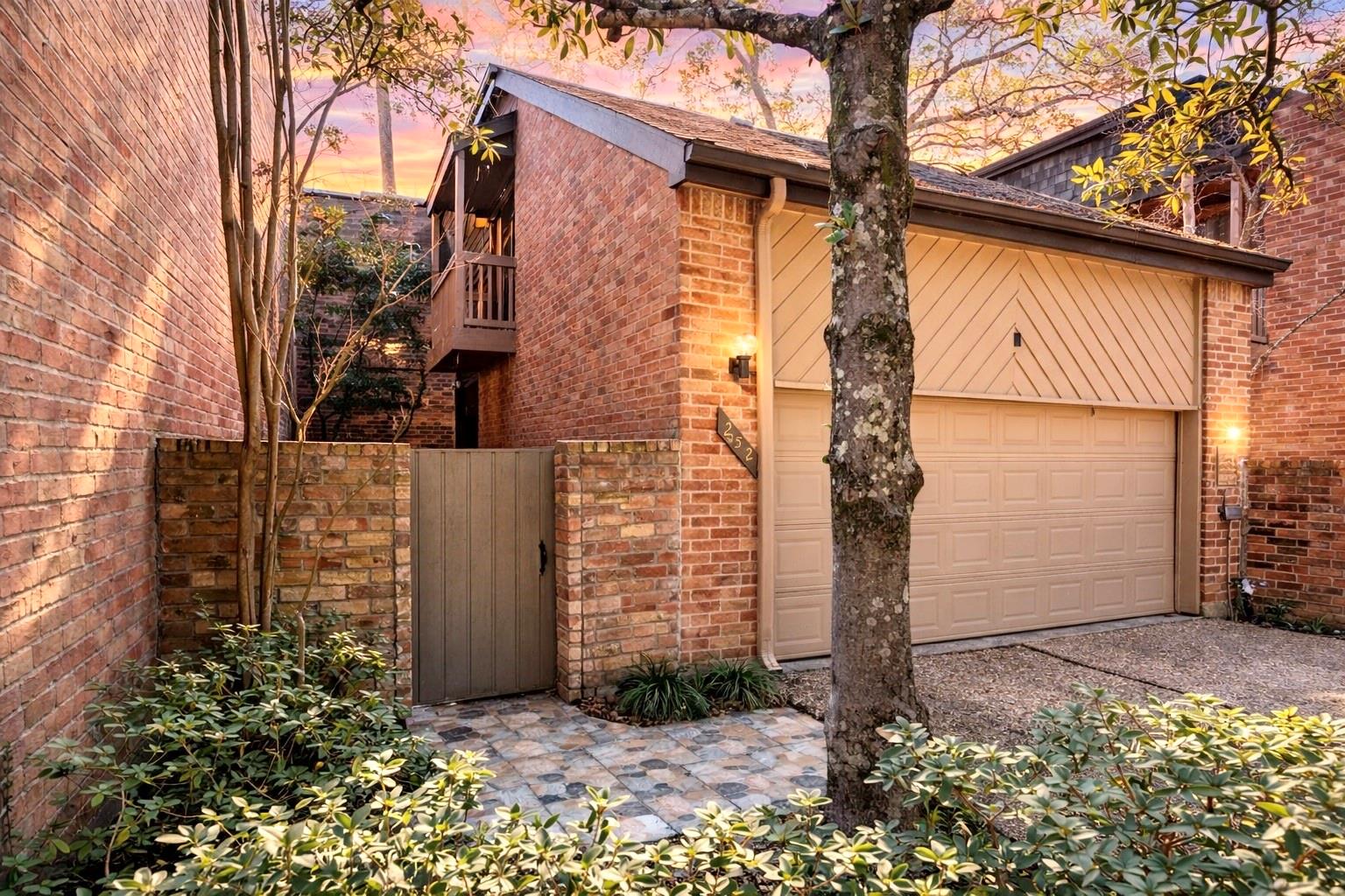 252 Sugarberry Circle