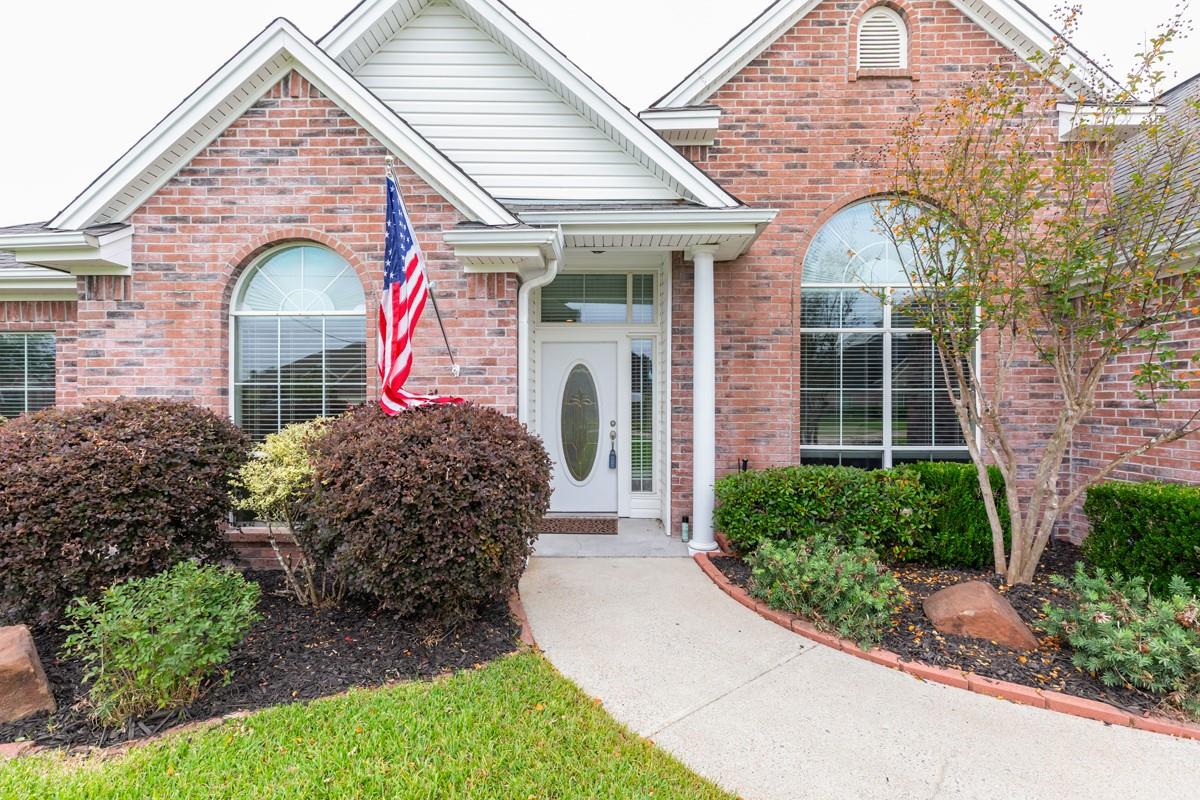 Photo 3 of Single family home for sale at 295 Sarah Ln, Lumberton, TX 77657 | MLS# 40715230 | Listing updated on 2026-10-09